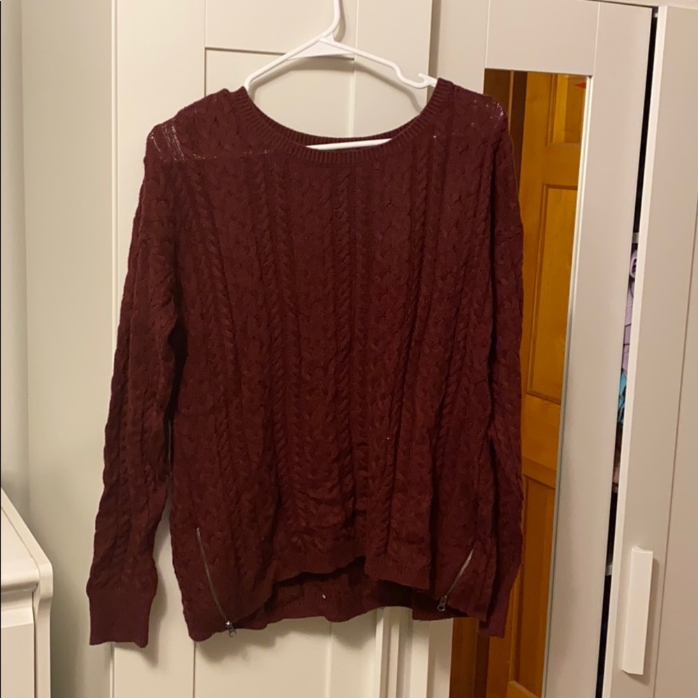 American Eagle Sweater.
